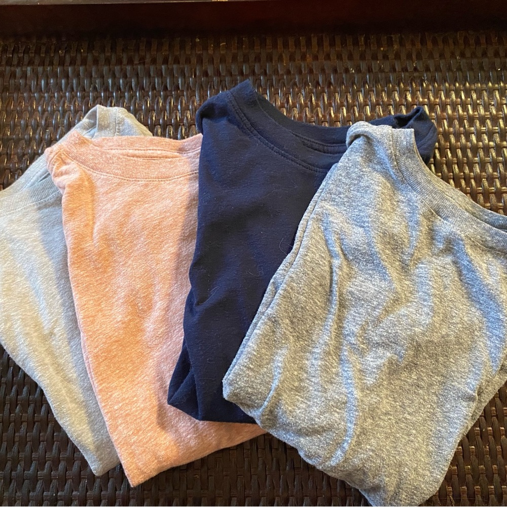 4 Plain Color Toddlers T-Shirts Size XS (4/5)